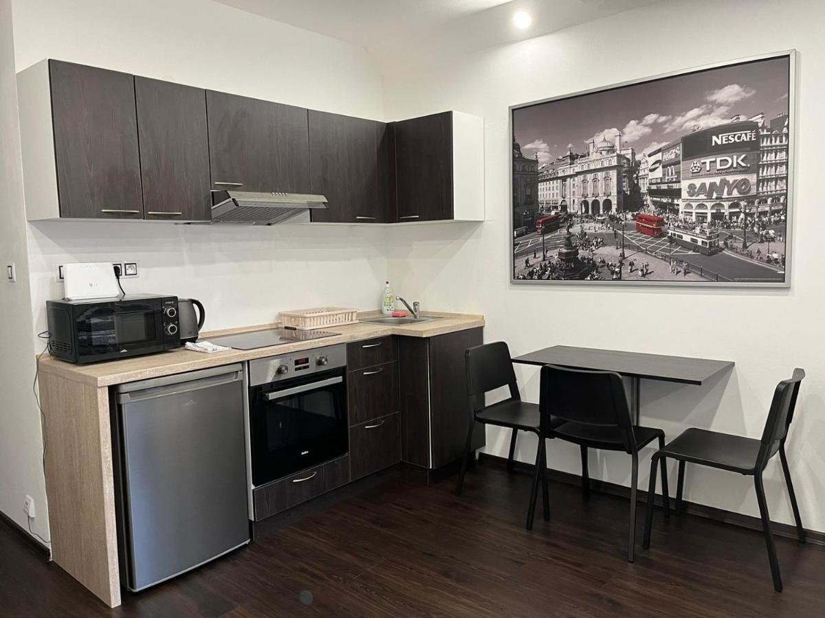 Apartment Charkovska Karlsbad Buitenkant foto
