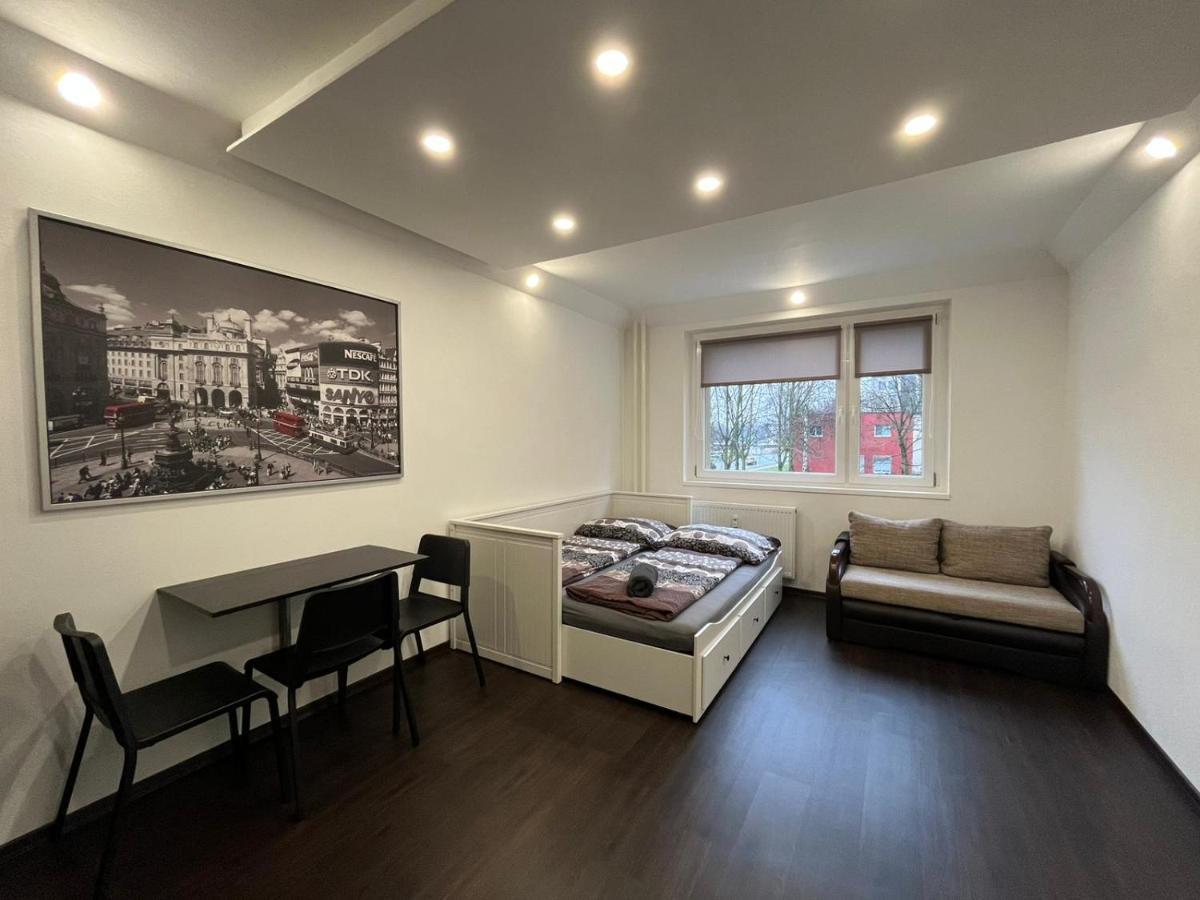 Apartment Charkovska Karlsbad Buitenkant foto
